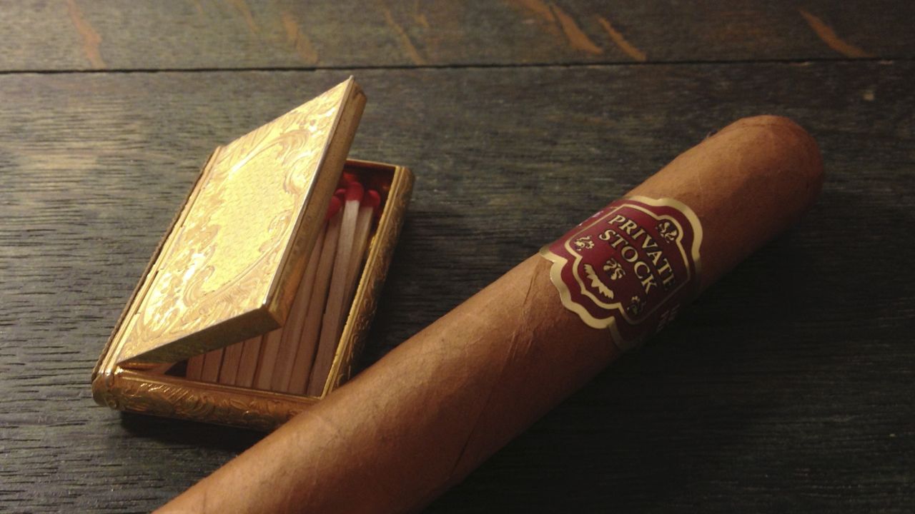The Explanation of the Customization Process of Cigar Bands